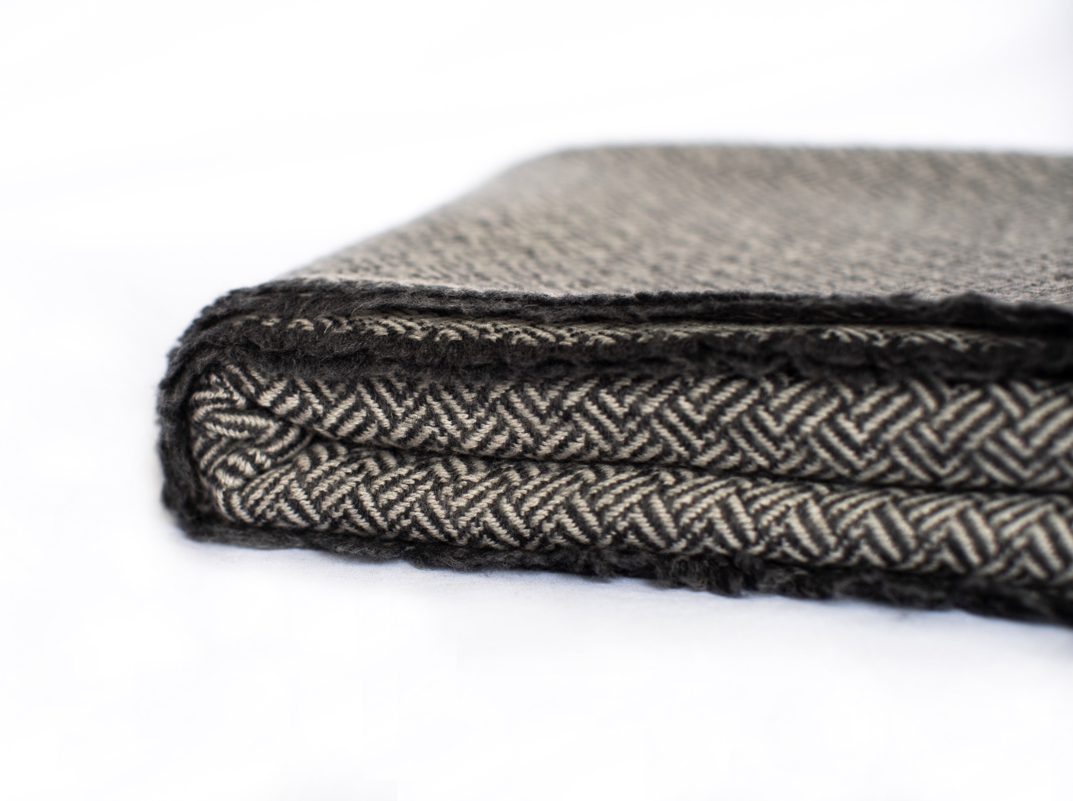 Himalayan Cashmere Throw Blanklet - Black Plaids